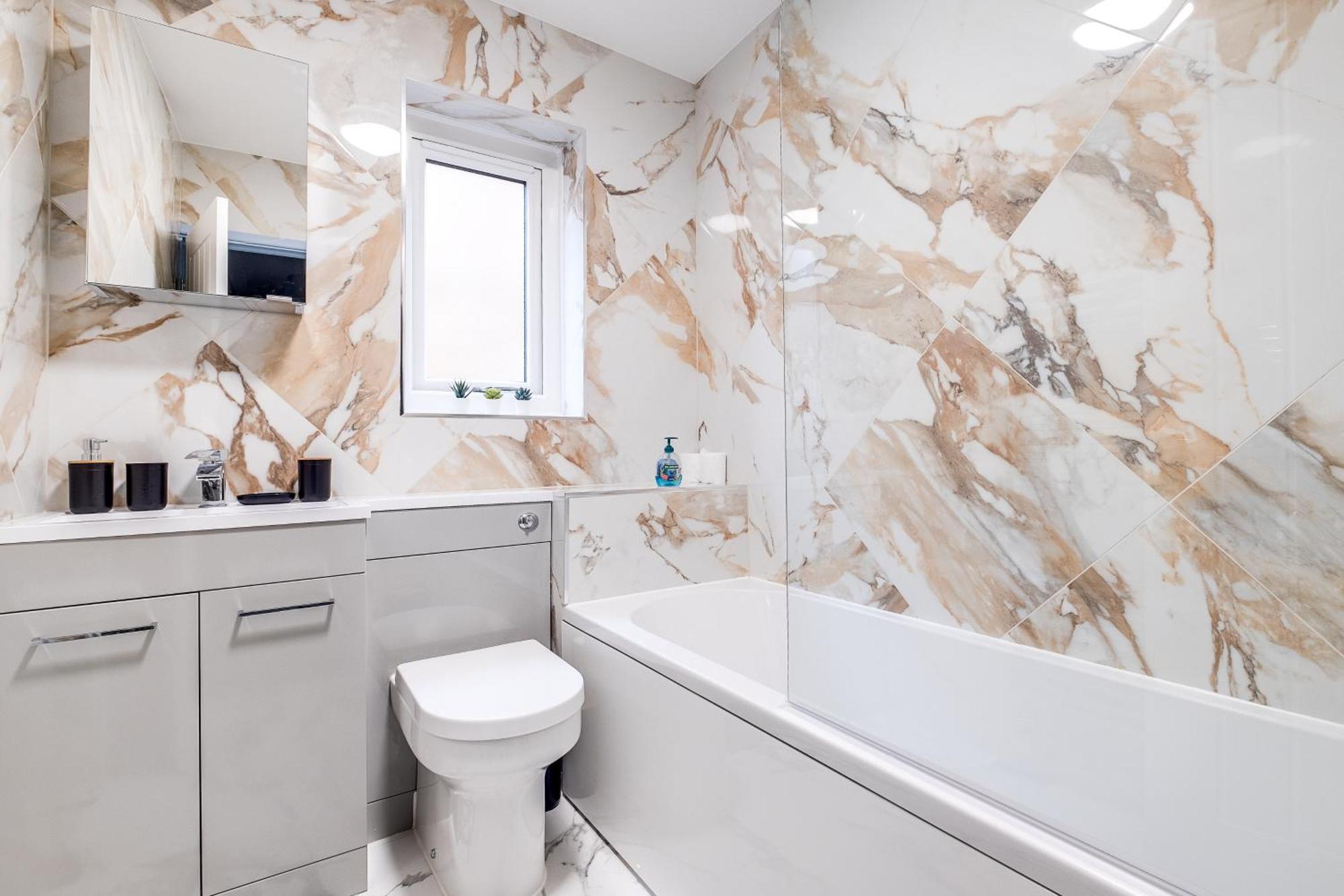 מילטון קינס Mk 2-Bedroom Contractor'S Gem, 5 Beds, Sleeps 6, Free Parking מראה חיצוני תמונה